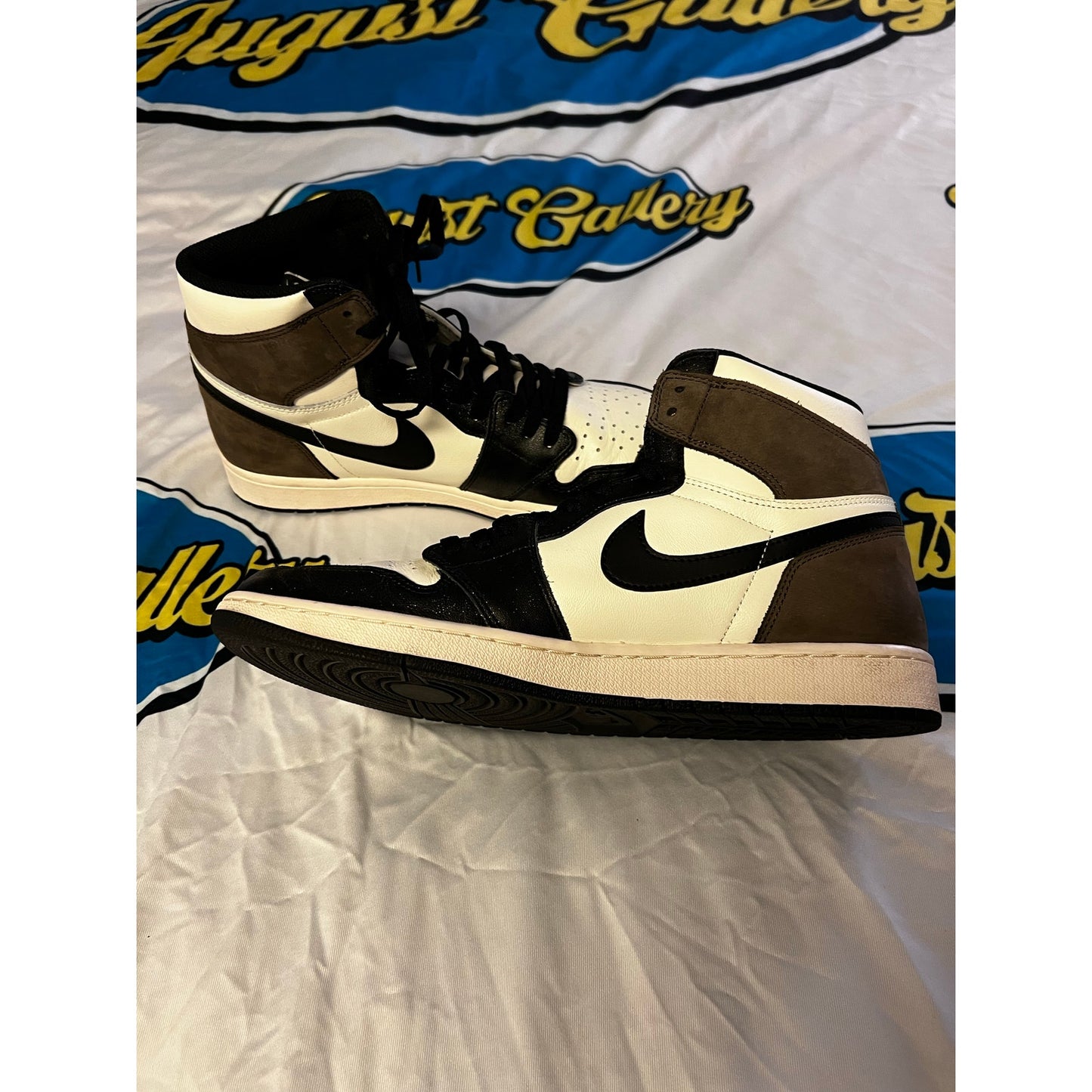 Jordan 1 Retro High Dark Mocha