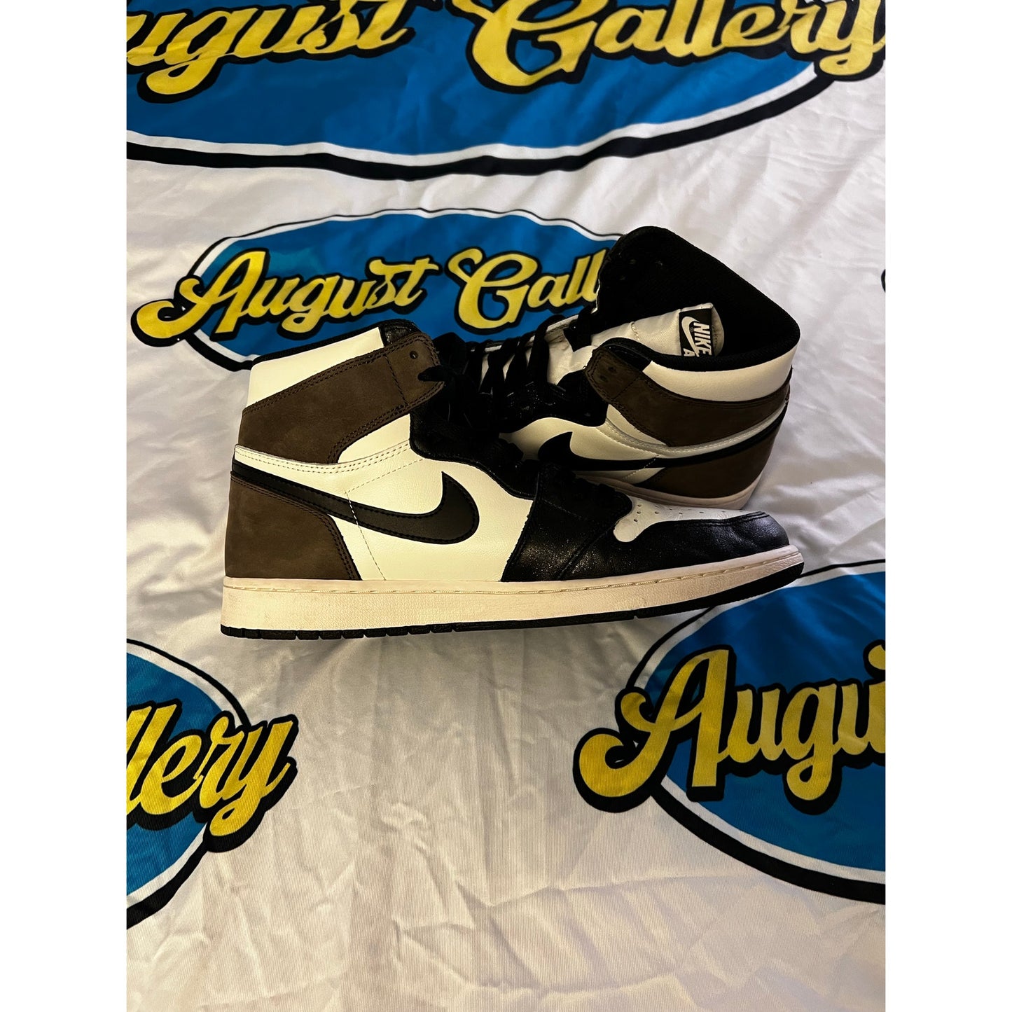 Jordan 1 Retro High Dark Mocha